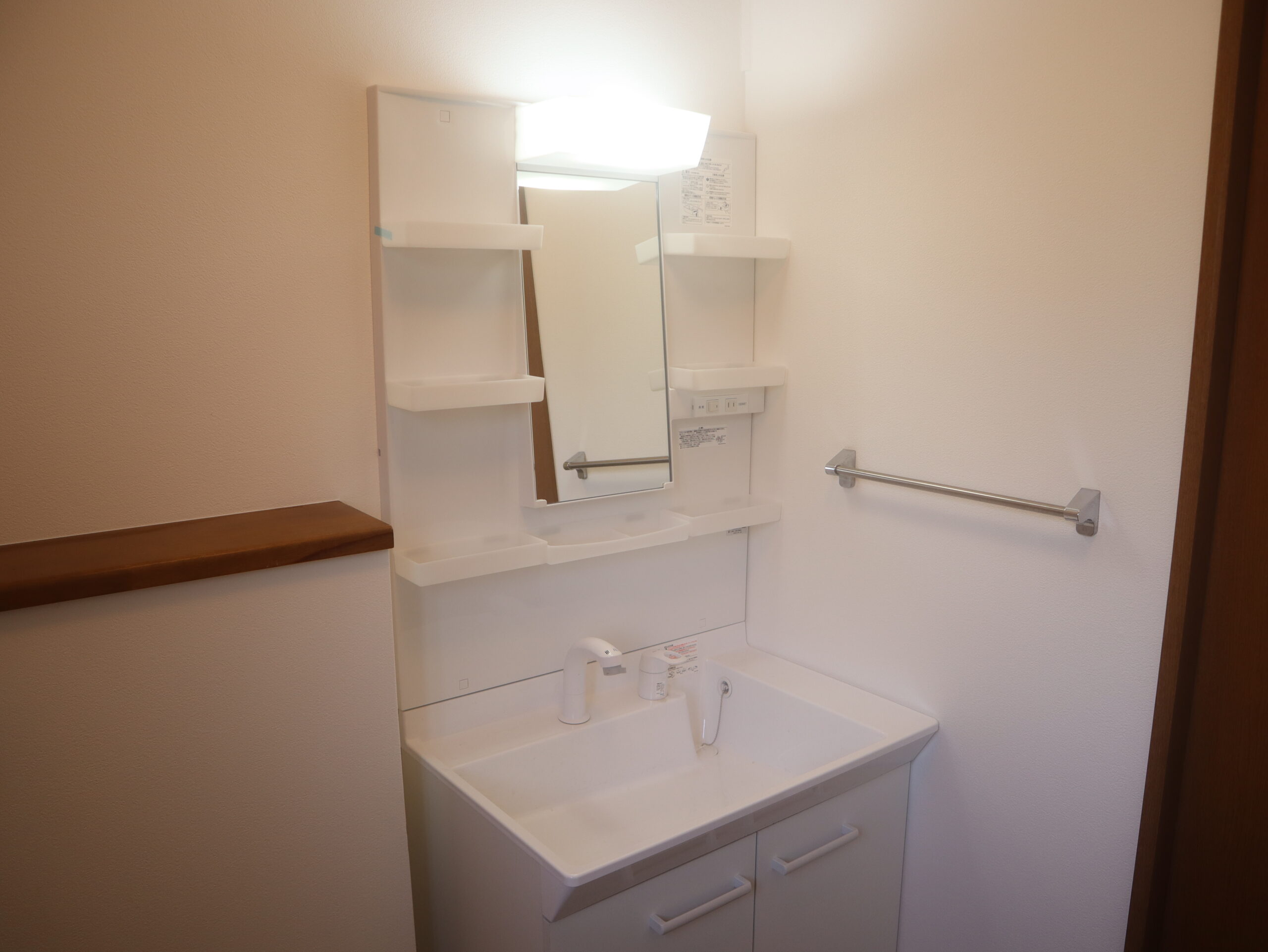 長野市高田　洗面化粧台画像